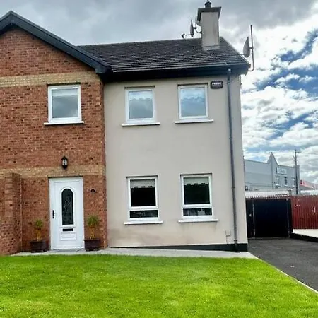 Lily's Town House Dom wakacyjny Buncrana